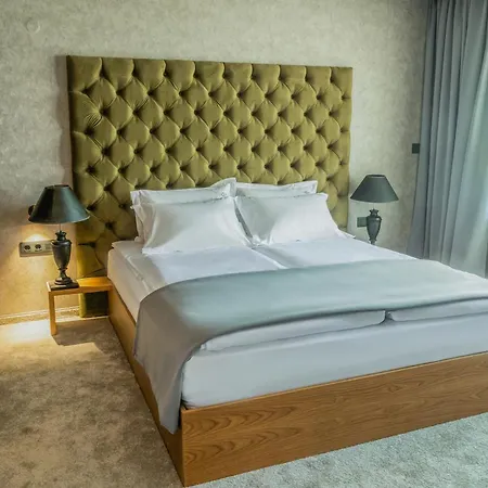 The 3* Carevo