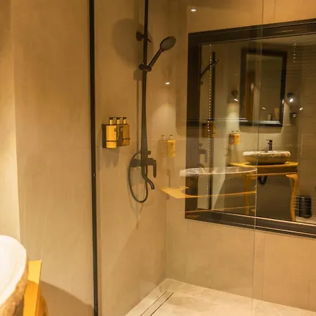Hotel Zebra 3*