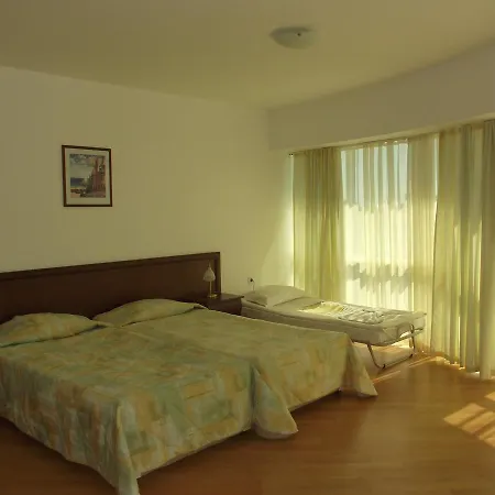 Zebra Hotel 3*